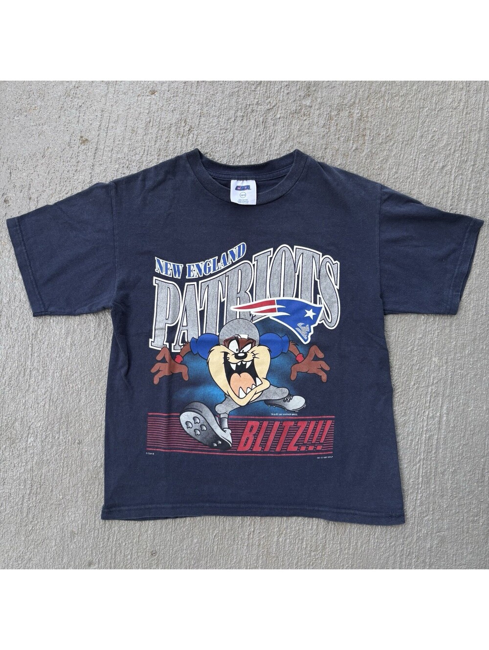 Vintage 90s Looney Tubes New England Patriots Taz 1997 Shirt YOUTH Medium 12-14